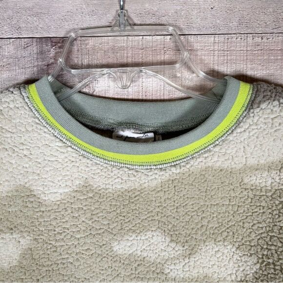 UO Out From Under Sherpa Sweatshirt Landscape Mountain Sherpa Crew Multicolor S - Picture 7 of 13